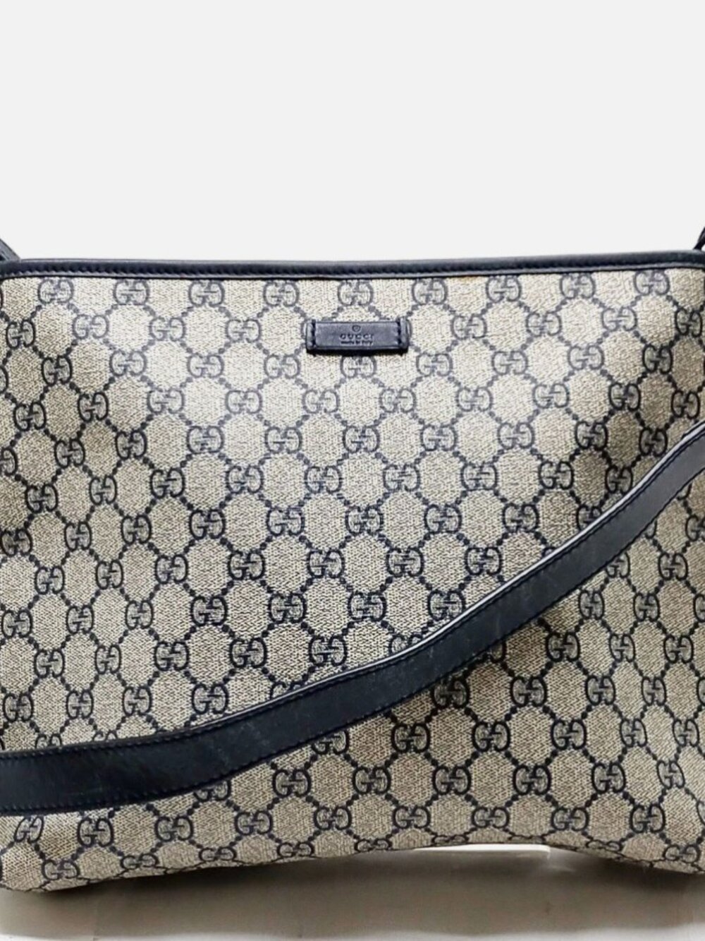 GUCCI Messenger Bag GG Coated Canvas Medium crossbody bag